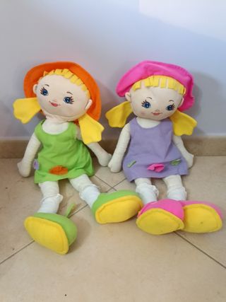 Bambole di pezza gemelle
