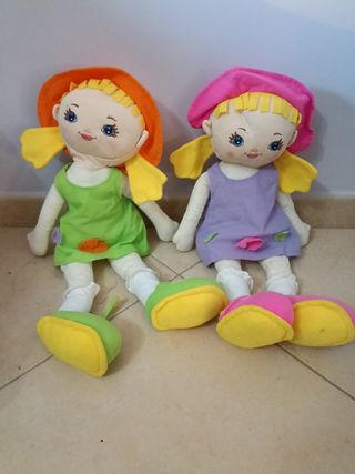 Bambole di pezza gemelle