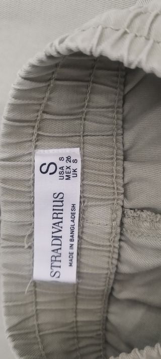 Pantalón cargo, Stradivarius. Talla S