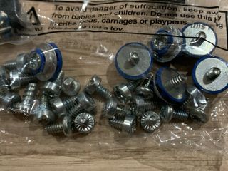Tornilleria variada para PC y portatil HP