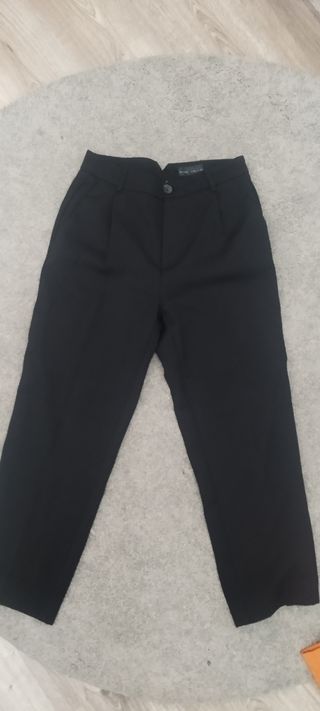 Pantalón pinzas, Lefties. Talla 34. 