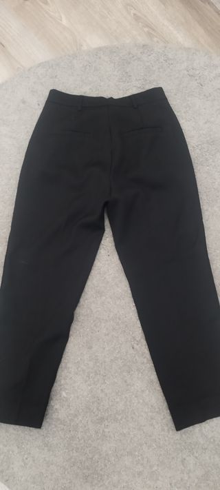 Pantalón pinzas, Lefties. Talla 34. 