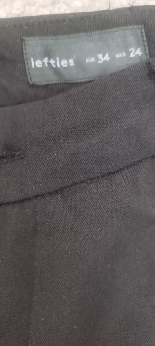 Pantalón pinzas, Lefties. Talla 34.