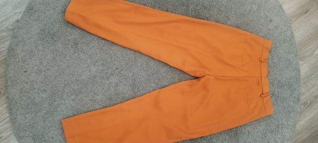 Pantalón pinzas. Naranja. Lefties. T 34