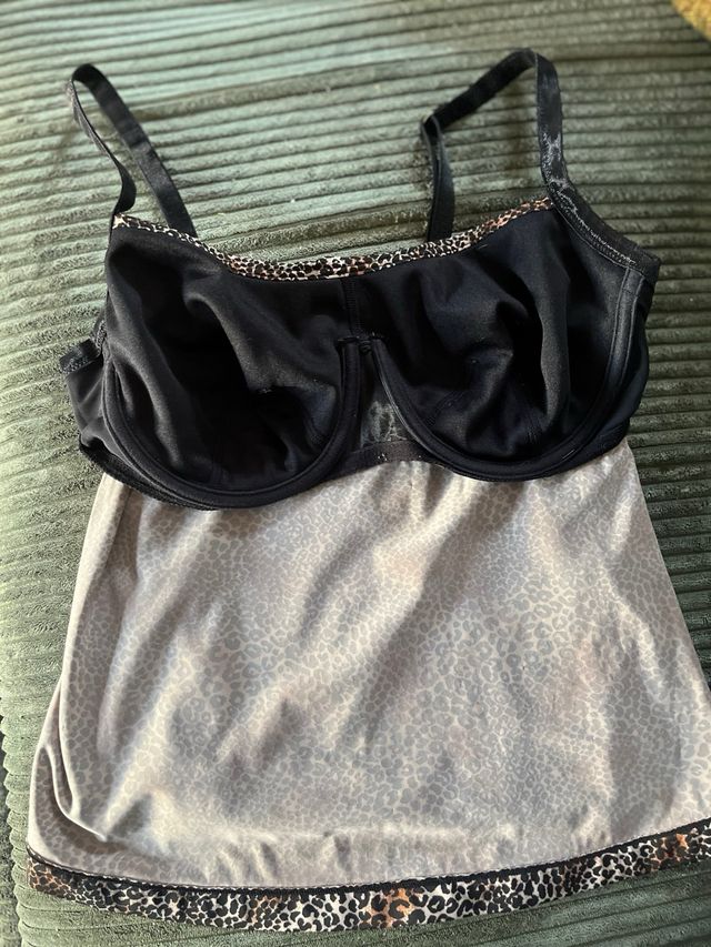 Top lencero Donna Karan