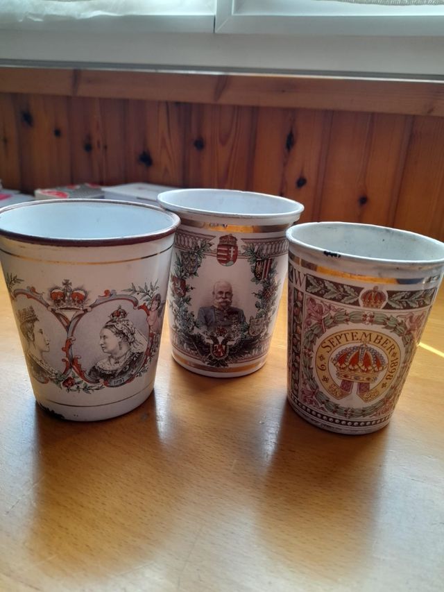 Coppe in metallo smaltato 