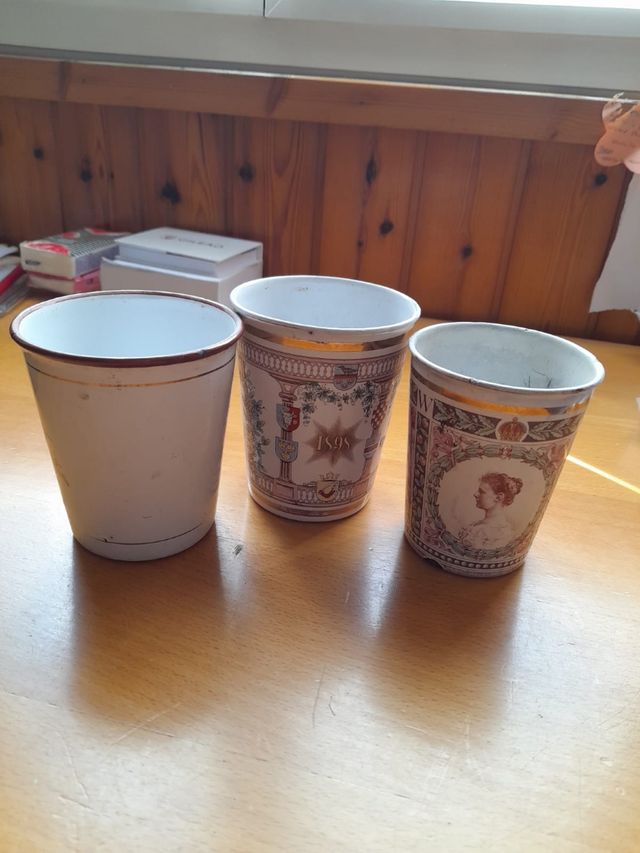 Coppe in metallo smaltato 