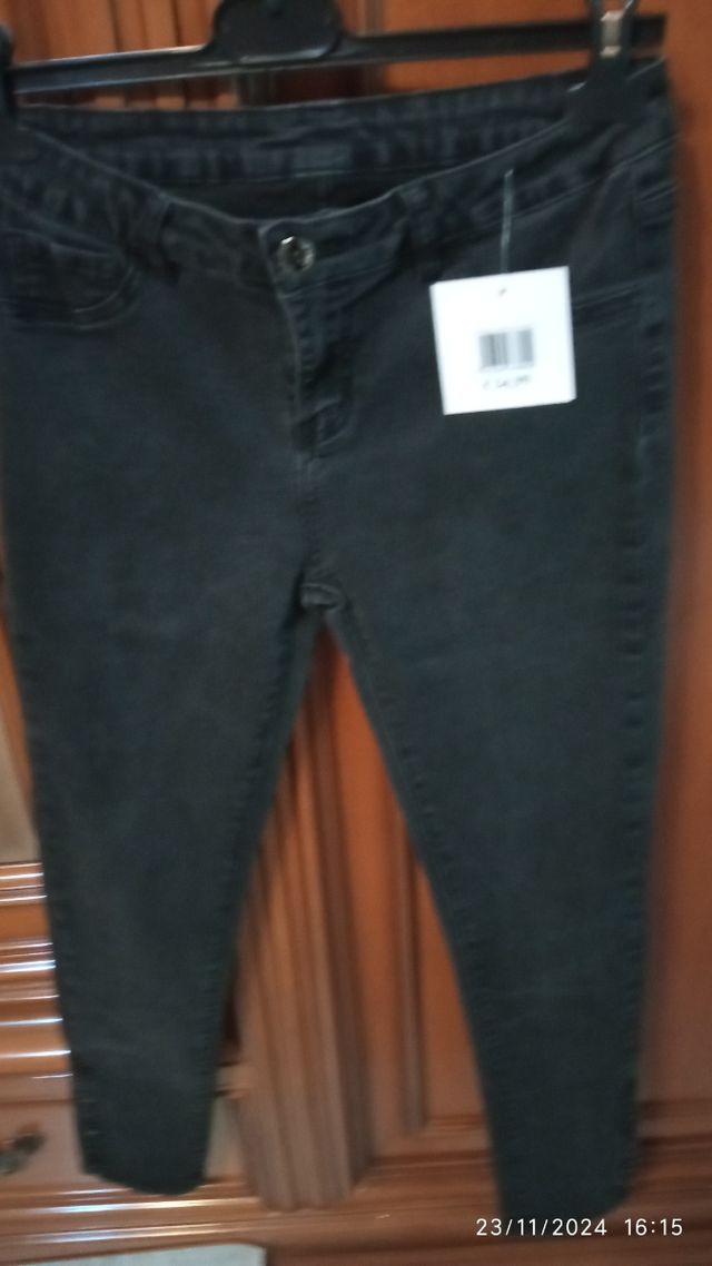 Pantaloni elastizati donna