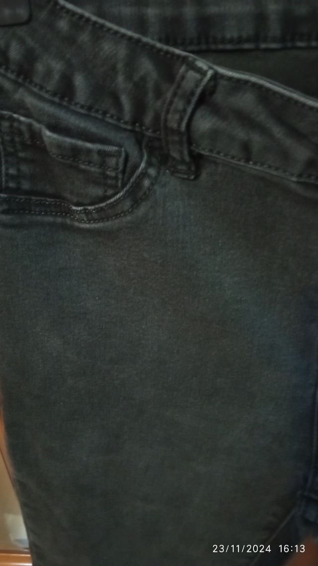 Pantaloni elastizati donna