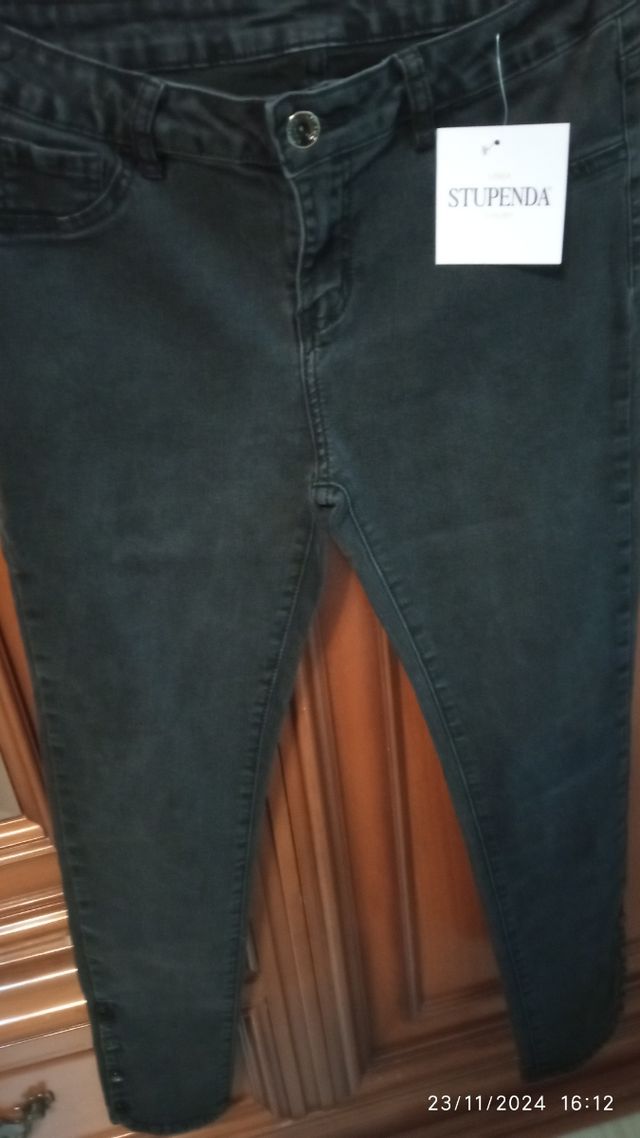 Pantaloni elastizati donna