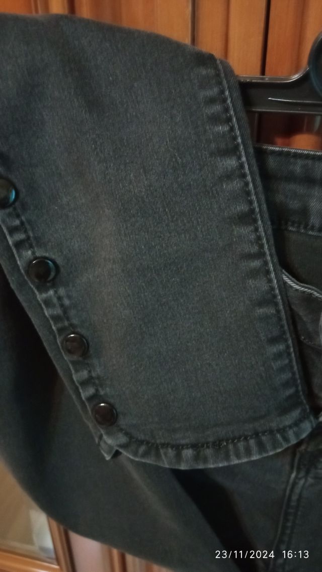 Pantaloni elastizati donna