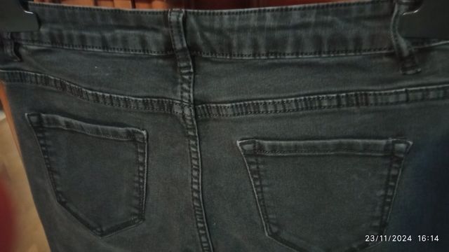 Pantaloni elastizati donna