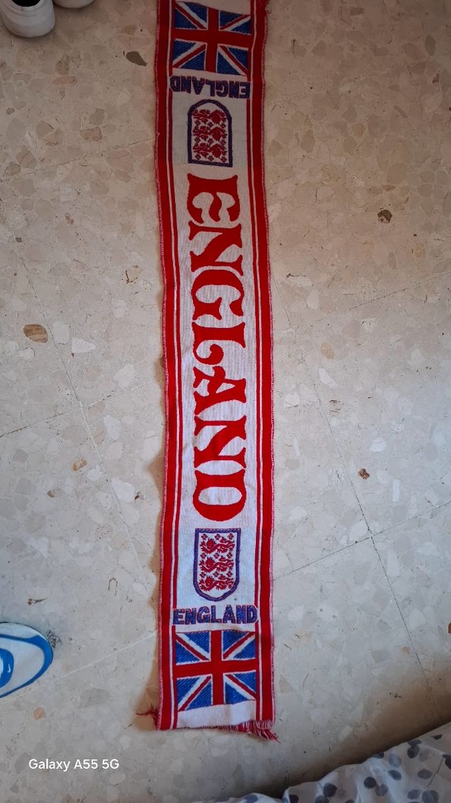 Bufanda England vinta