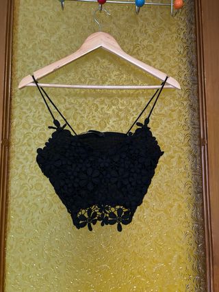 Top bordados de encaje Stradivarius