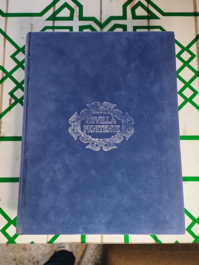 Libros Semana santa Sevilla hermandades
