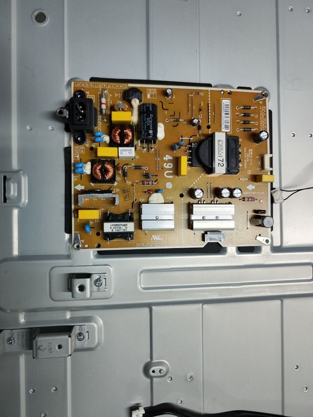 LG 49UM7004