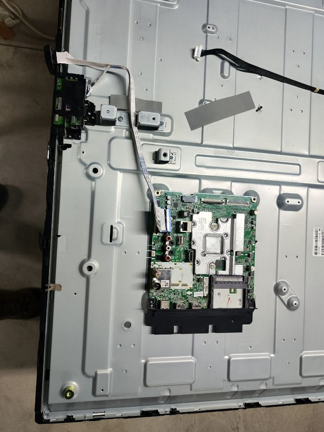 LG 49UM7004