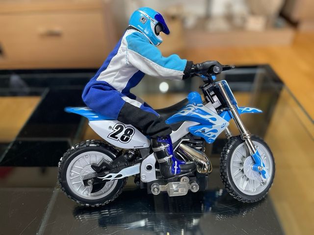 MOTO RADIO CONTROL 
MONSTER CROSS SCALA 1:6