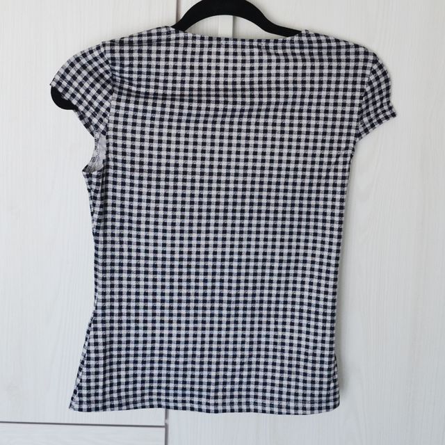 top quadretti bianco nero con nodo