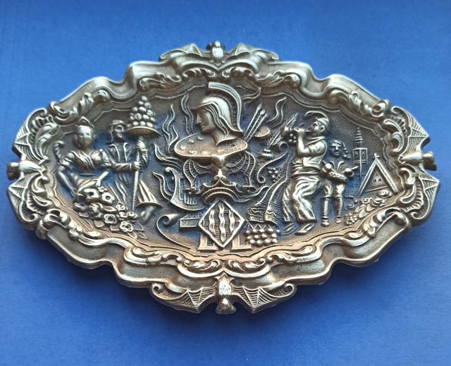 Bandeja valenciana de bronce.