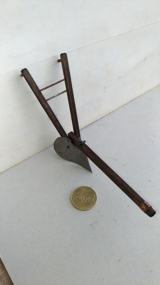 Arado en miniatura