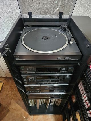 Equipo de música con mueble 
