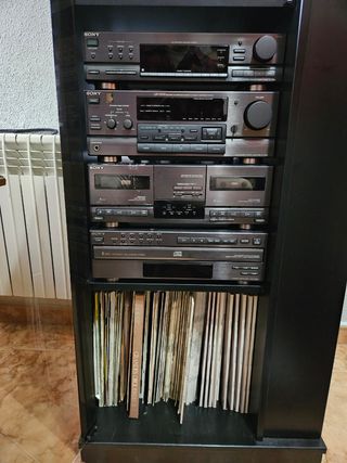 Equipo de música con mueble 