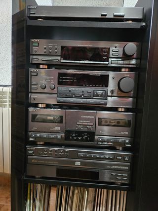 Equipo de música con mueble 
