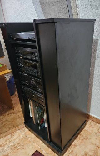 Equipo de música con mueble 