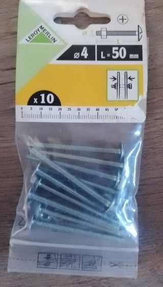 Lotes de tornillos 2 modelos.