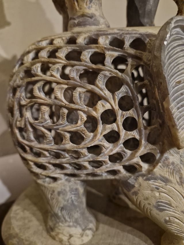 Elefanti in pietra saponaria