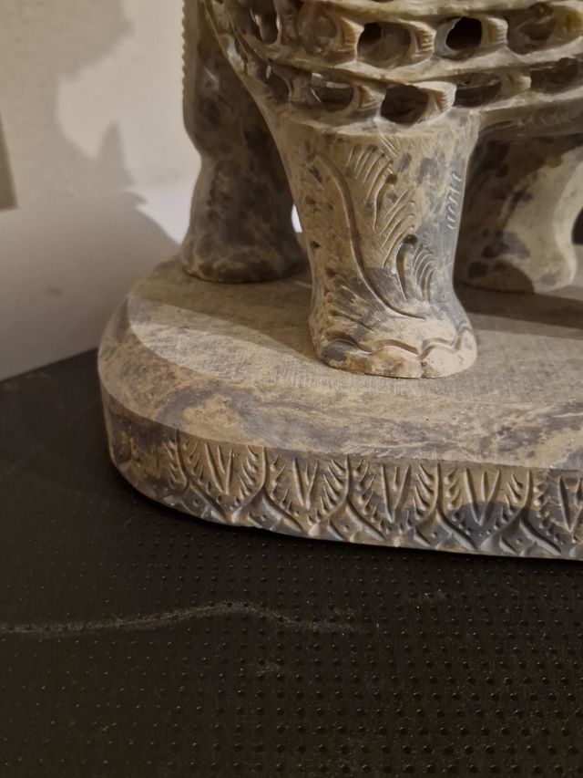 Elefanti in pietra saponaria