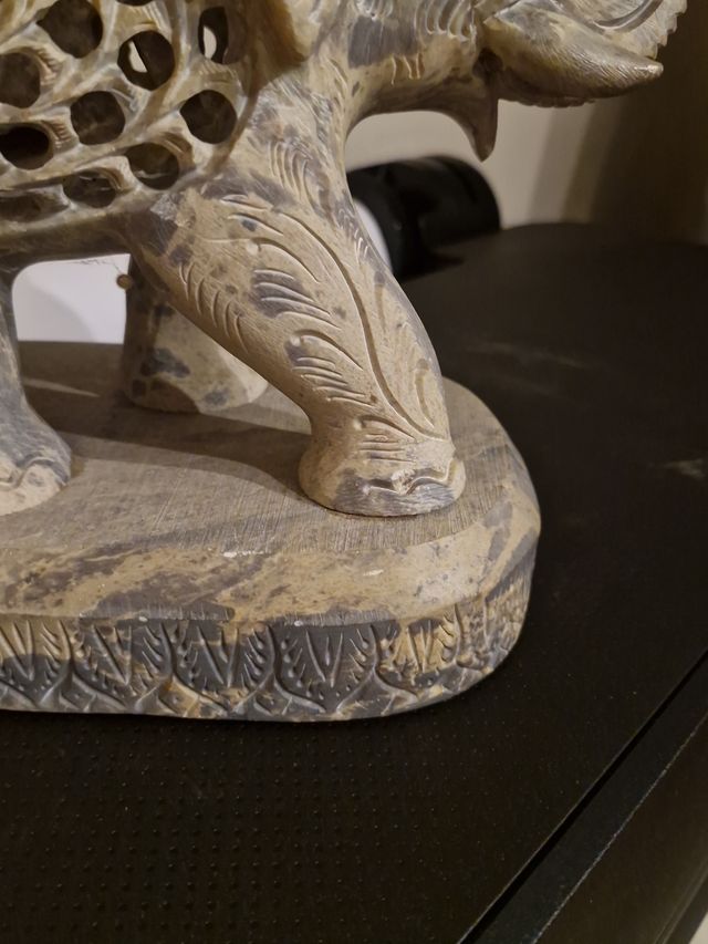 Elefanti in pietra saponaria