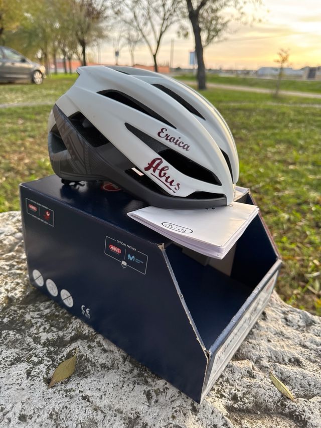 Casco Abus Road Stormchaser