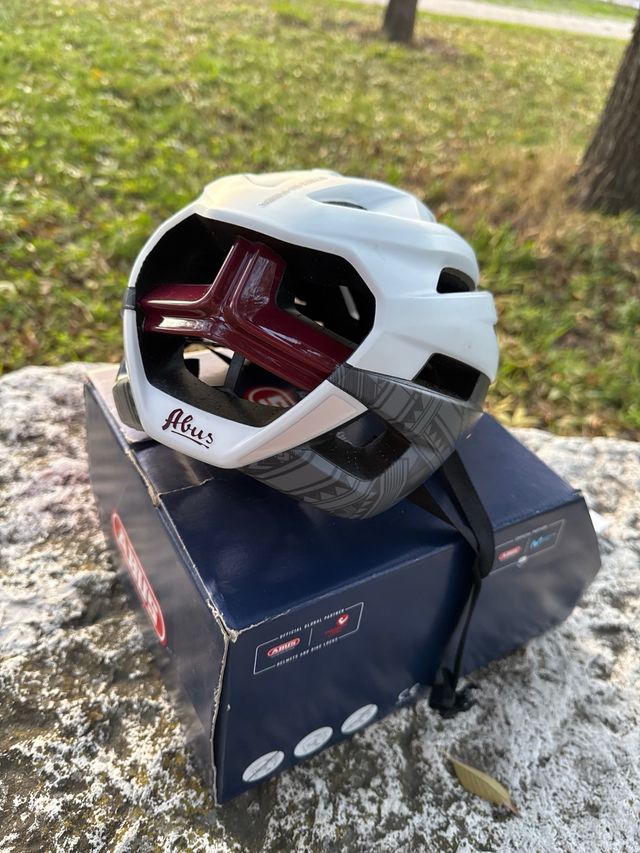 Casco Abus Road Stormchaser