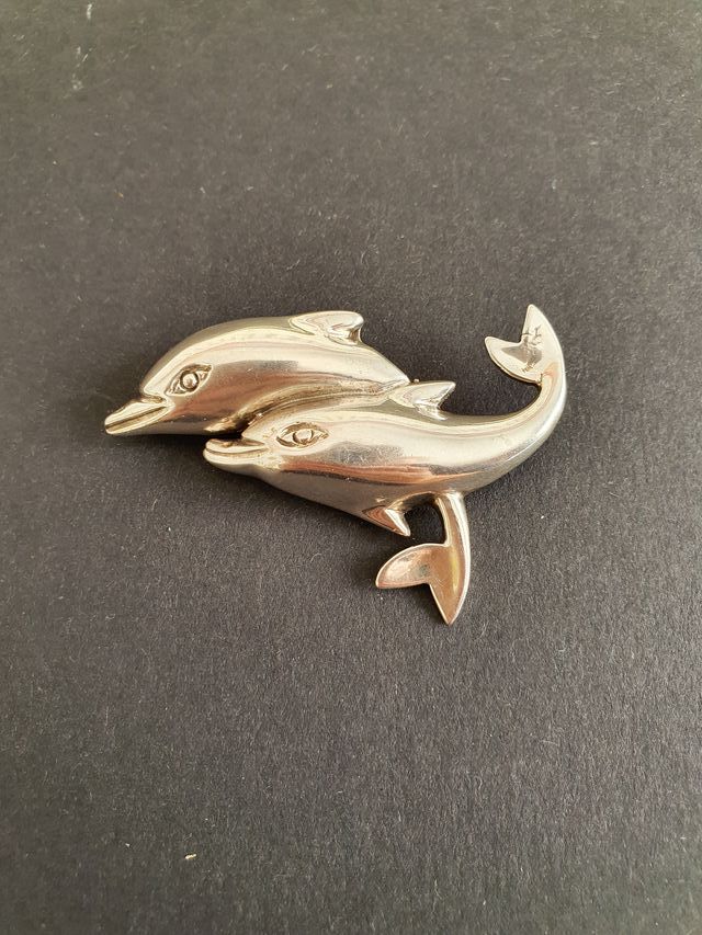 Antiguo broche plata de ley. Delfines. México