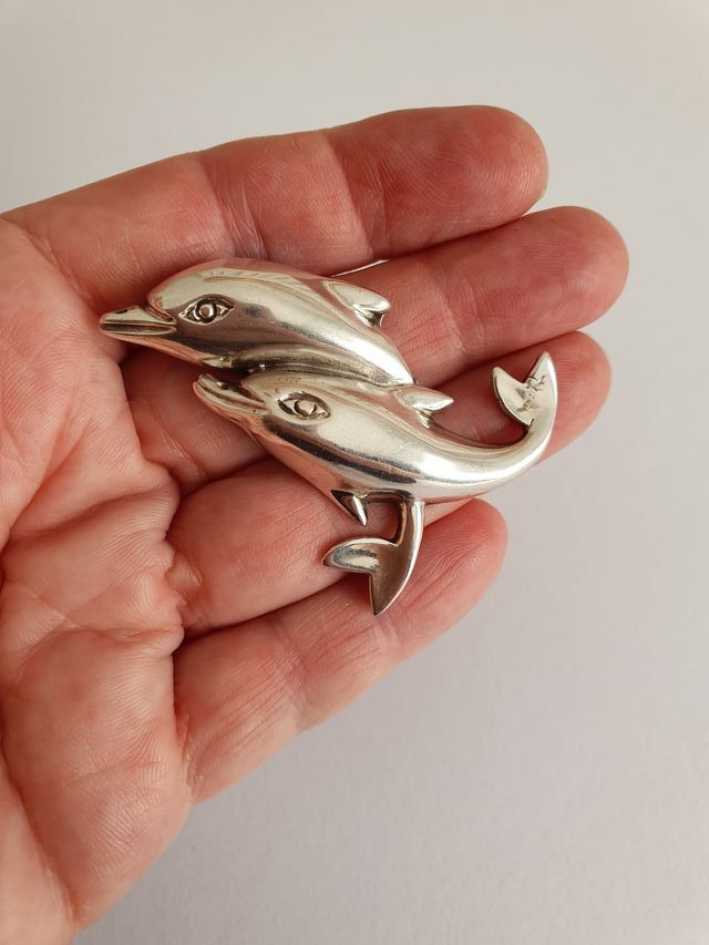 Antiguo broche plata de ley. Delfines. México