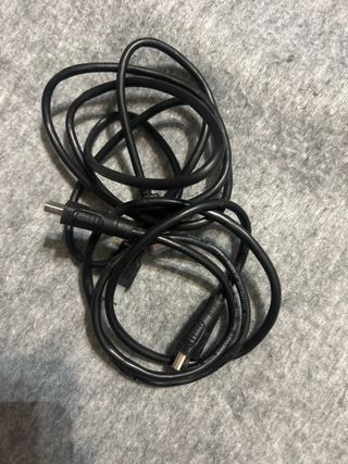 2 cables HDMI de 1,5 m y 1m.