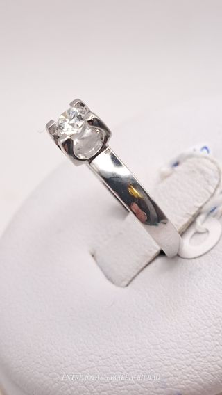 SOLITARIO CON DIAMANTE 
