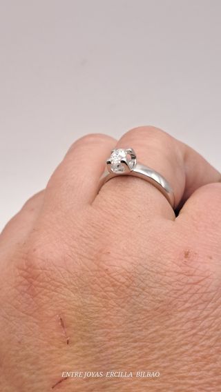 SOLITARIO CON DIAMANTE 