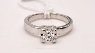 SOLITARIO CON DIAMANTE 