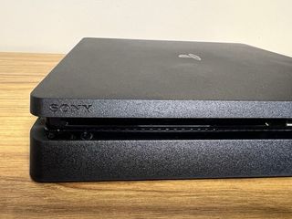 Playstation 4 Slim 1Tb