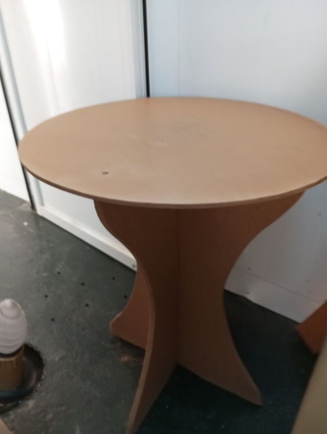 Mesita redonda con cristal