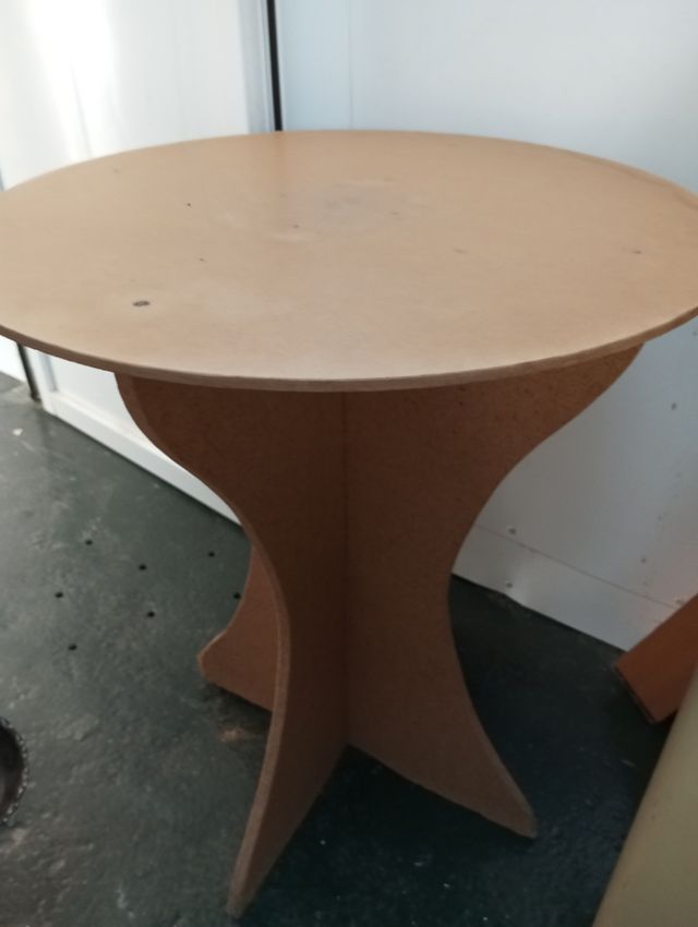 Mesita redonda con cristal