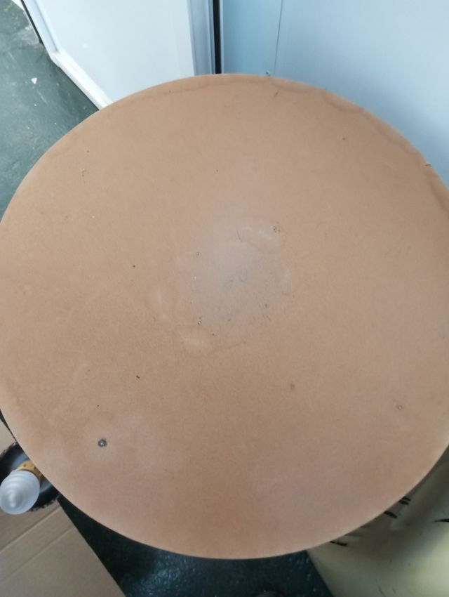 Mesita redonda con cristal