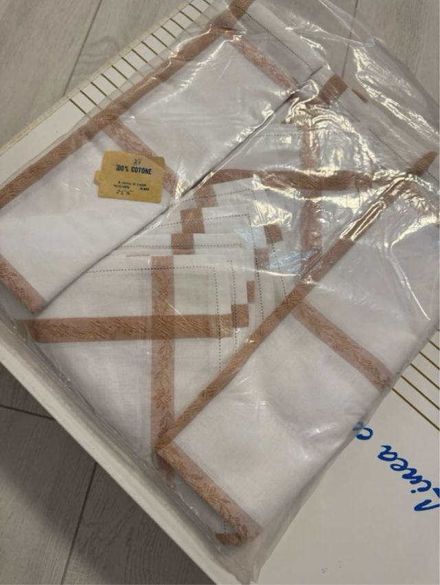 Tovaglia da 6 colore bianca e nocciola