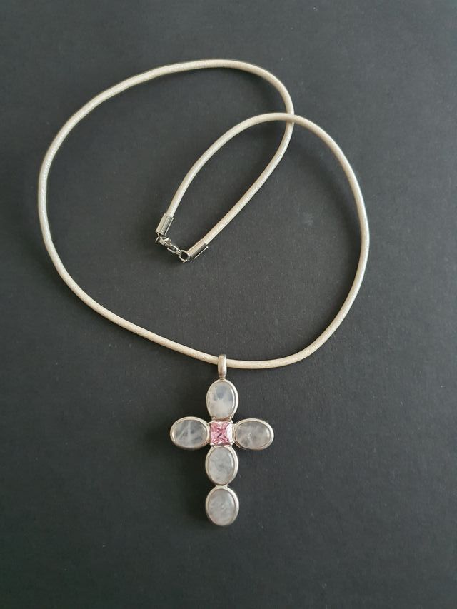 Colgante cruz plata de ley y piedra luna