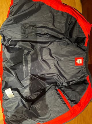 Cazadora acolchada Hugo Boss talla 16 años