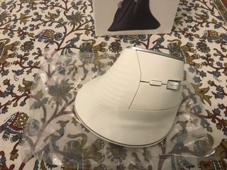 Mouse Verticale Nulea M510 Bianco angolo di 57°