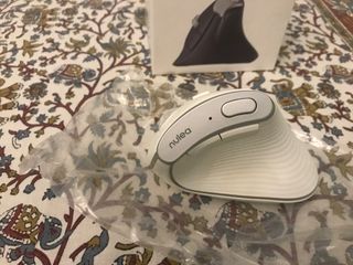 Mouse Verticale Nulea M510 Bianco angolo di 57°